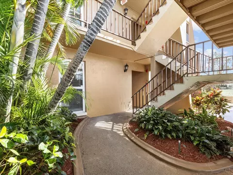225 Country Club Dr #B121, Largo, FL 33771