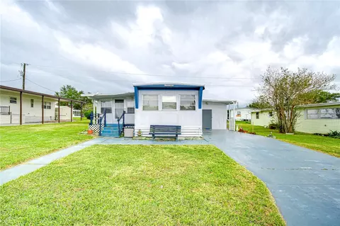 37832 Newal Ave, Zephyrhills, FL 33542
