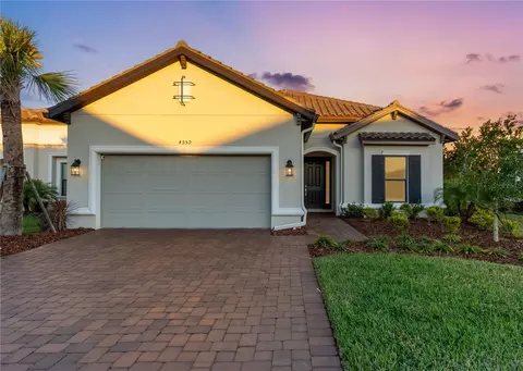 4559 Crestpoint Way, Palmetto, FL 34221