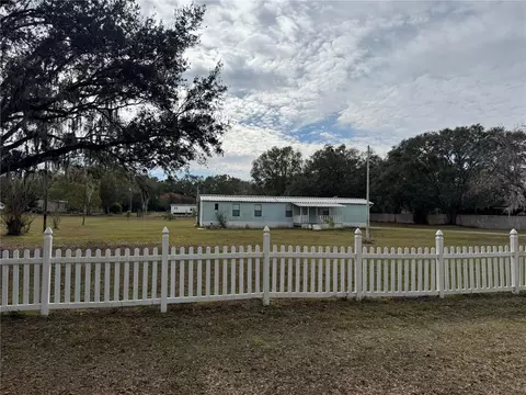 37108 Waterside Dr, Zephyrhills, FL 33541