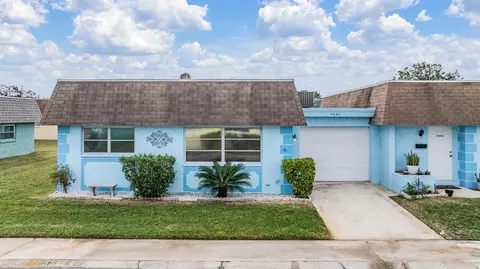 7040 Versailles N #7040, Pinellas Park, FL 33781