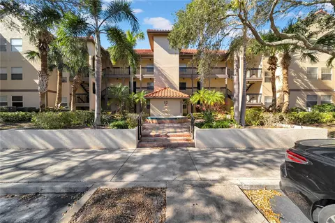 2400 Feather Sound Dr #1215, Clearwater, FL 33762