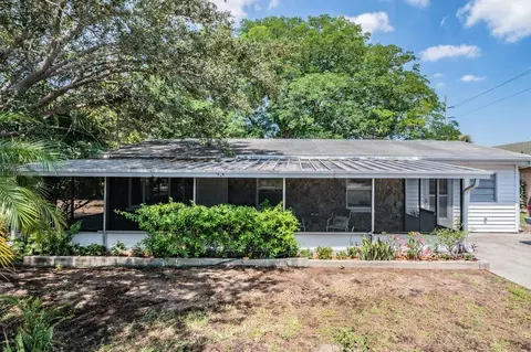 1635 Omaha St, Palm Harbor, FL 34683