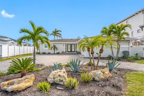 65 Dolphin Dr, Treasure Island, FL 33706