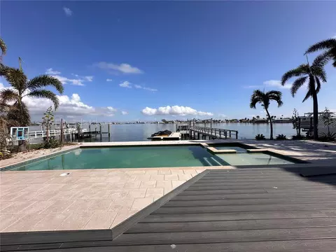 7015 Bay St, Saint Pete Beach, FL 33706