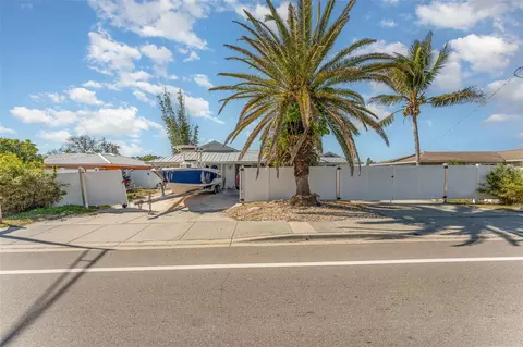 707 Albee Farm Rd N, Nokomis, FL 34275