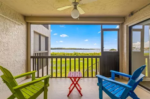 1812 Mariner Dr #137, Tarpon Springs, FL 34689