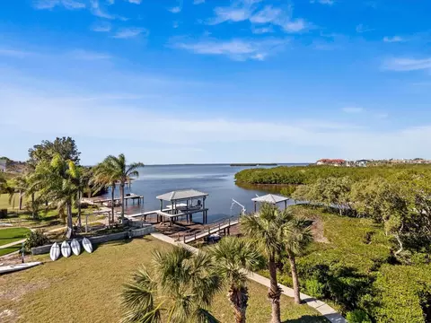 1614 Sea Breeze Dr, Tarpon Springs, FL 34689