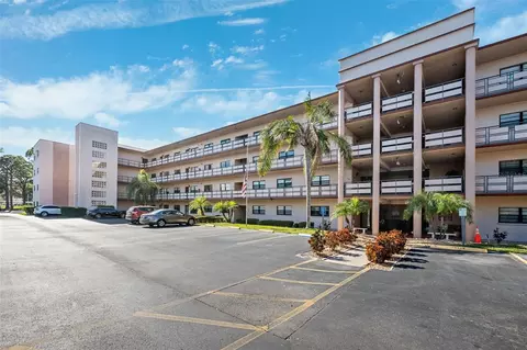 5980 80th St N #305, Saint Petersburg, FL 33709