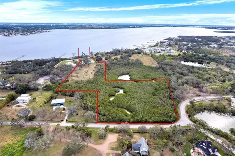 724 Bayshore Dr, Terra Ceia, FL 34250