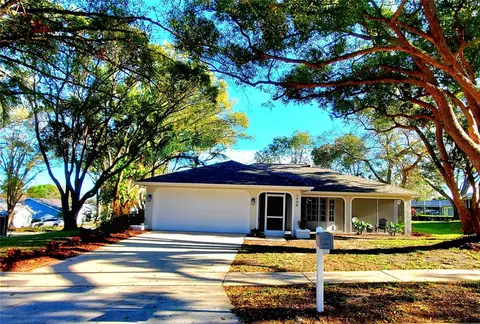 3464 Sutherland Dr, Palm Harbor, FL 34684