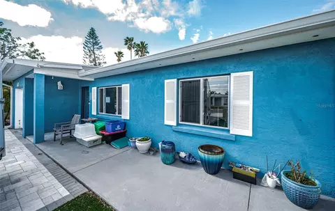 17744 1st St E, Redington Shores, FL 33708