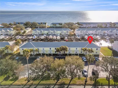5146 Beach Dr SE #F, Saint Petersburg, FL 33705