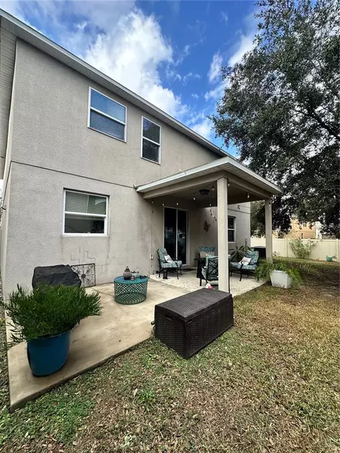 1102 Lake Highview Ln, Brandon, FL 33510