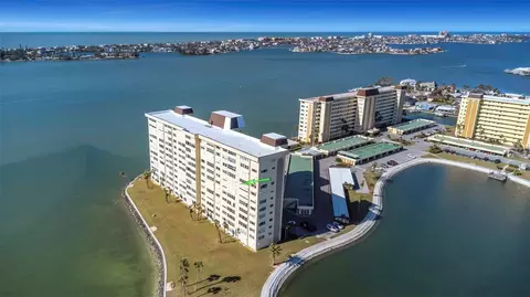 4775 Cove Cir #802, Saint Petersburg, FL 33708