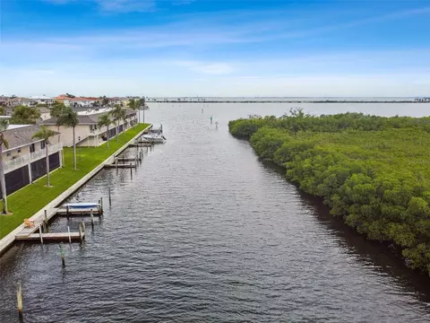 8829 Bay Pointe Dr #205, Tampa, FL 33615