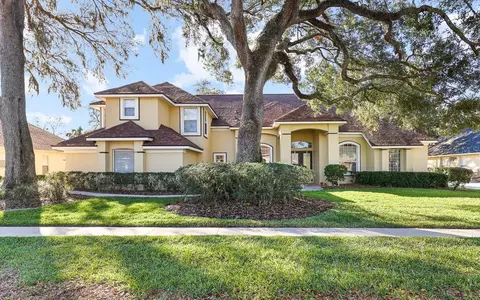 4909 Sylvan Oaks Dr, Valrico, FL 33596