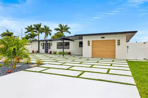 407 41st Ave, Saint Pete Beach, FL 33706
