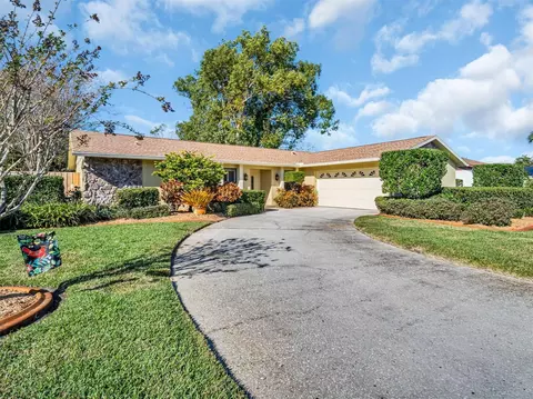 822 Rustic Oaks Dr, Palm Harbor, FL 34684