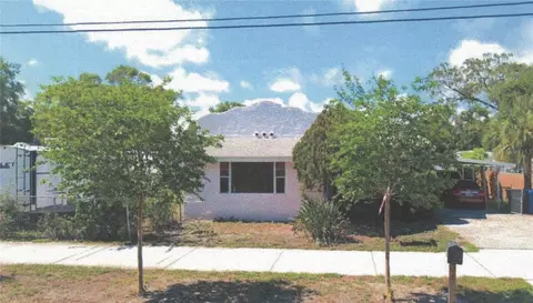 509 Rosery Rd NW, Largo, FL 33770