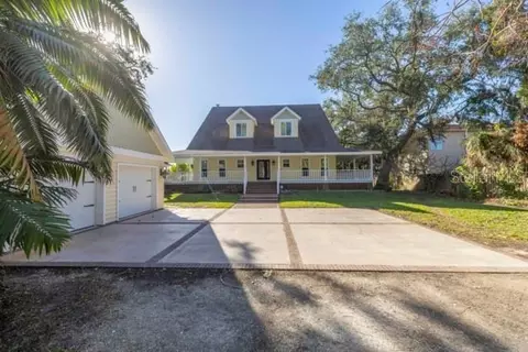 7172 Dr Martin Luther King Jr St S, Saint Petersburg, FL 33705