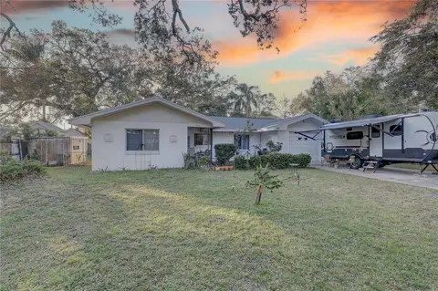 4918 Woodland Dr, Saint Petersburg, FL 33708