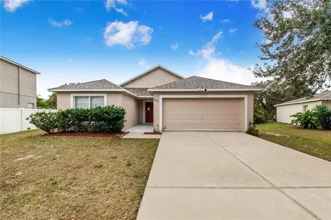 525 Lakeview Ct, Kissimmee, FL 34759