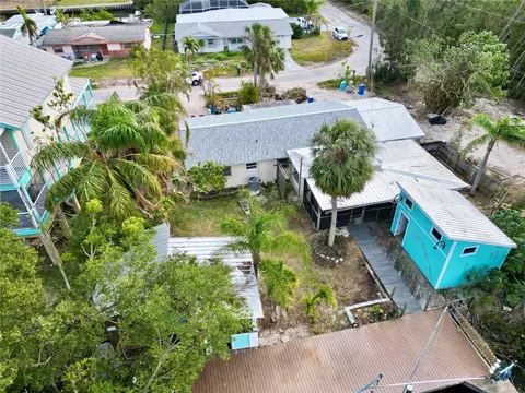 835 Seabreeze Dr, Ruskin, FL 33570