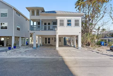 38 77th Ave, Treasure Island, FL 33706