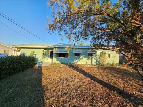 9399 Sun Isle Dr NE, Saint Petersburg, FL 33702