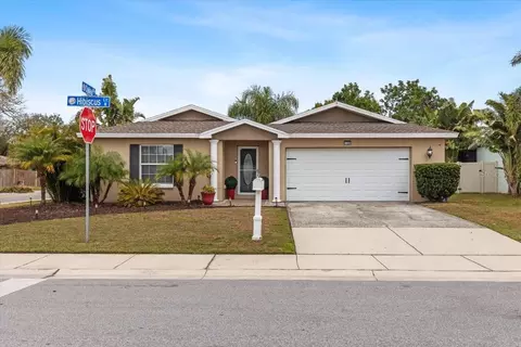 1700 Hibiscus Cir N, Oldsmar, FL 34677