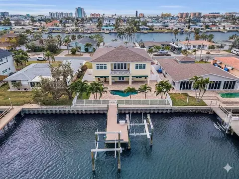 11325 5th St E, Treasure Island, FL 33706