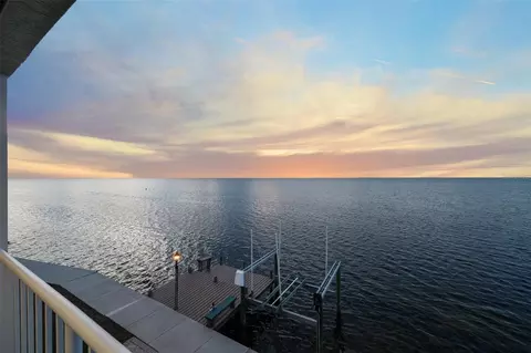 6423 Driftwood Dr, Hudson, FL 34667