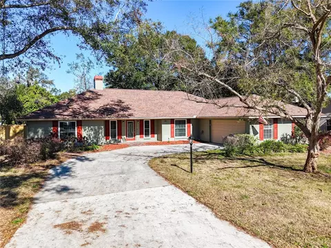 2712 Mock Orange Ct, Valrico, FL 33594
