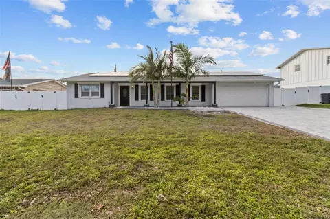 8334 139th Ln, Seminole, FL 33776
