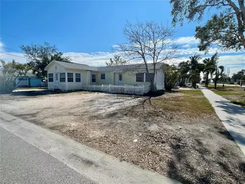 5732 31st Ave S, Gulfport, FL 33707