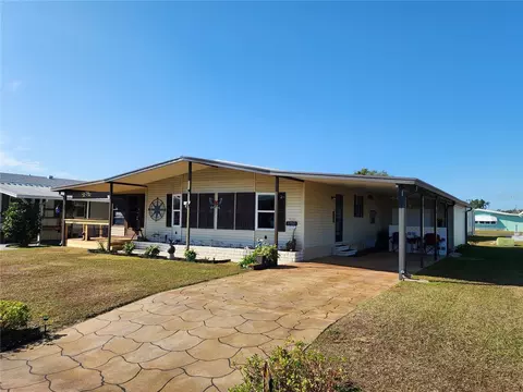 5703 Pawnee St, Zephyrhills, FL 33542