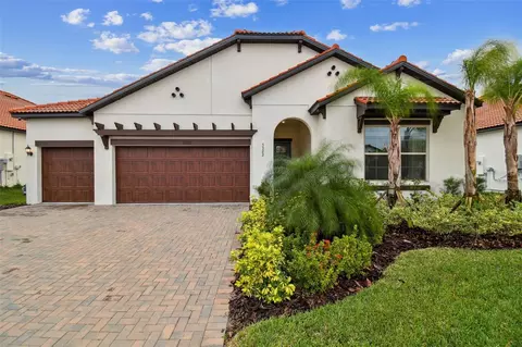 5322 Windy Grove Dr, Wimauma, FL 33598