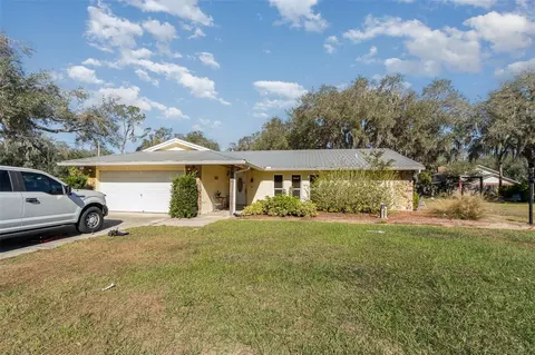 2776 Nichols Rd, Lithia, FL 33547