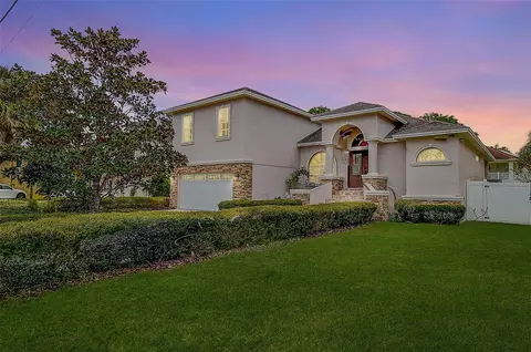 720 Sunset Dr, Tarpon Springs, FL 34689