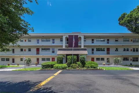 5880 38th Ave N #305, Saint Petersburg, FL 33710