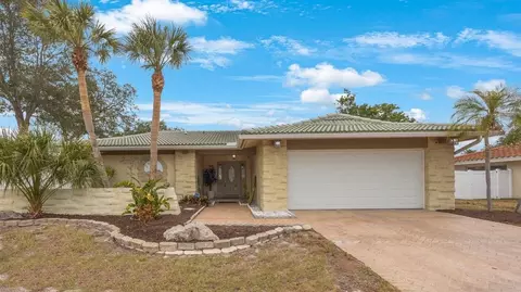 13861 Joyce Dr, Largo, FL 33774