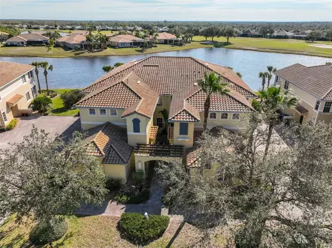 1356 Emerald Dunes Dr, Sun City Center, FL 33573