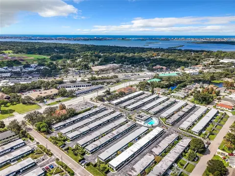 7865 38th Pl N, Saint Petersburg, FL 33709