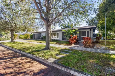 271 49th St N, Saint Petersburg, FL 33710