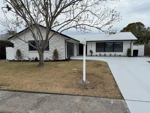 2885 St John Dr, Clearwater, FL 33759