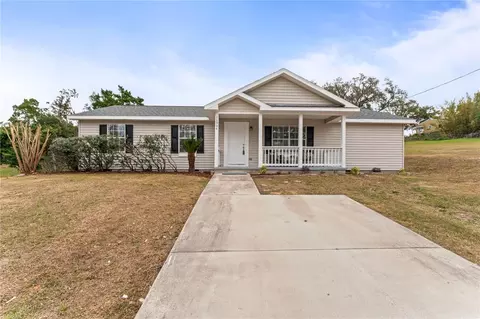 10904 Highview Dr, Dade City, FL 33525
