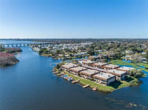 10172 Seminole Island Dr, Largo, FL 33773
