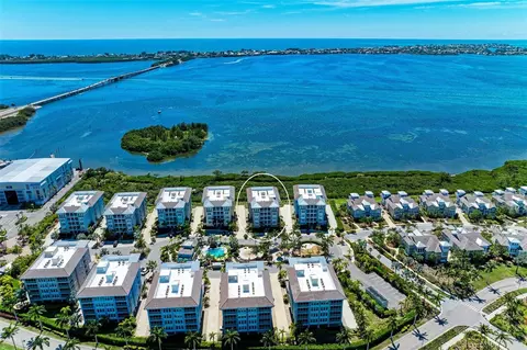 380 Aruba Cir #203, Bradenton, FL 34209