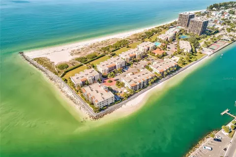 7434 Bayshore Dr #404, Treasure Island, FL 33706